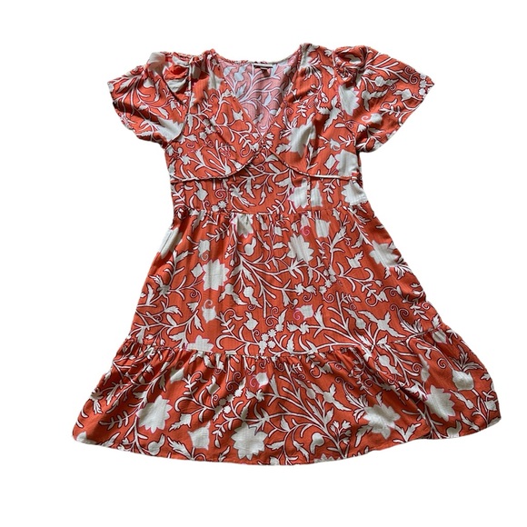 Knox Rose Dresses & Skirts - Knox Rose tiered floral print dress with v neck and corset details